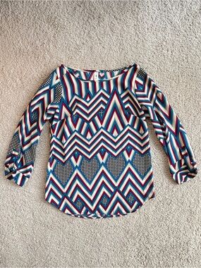 Vanilla Bay Boutique Chevron Red Blue Cream Three-Quarter Top Size Small / XS